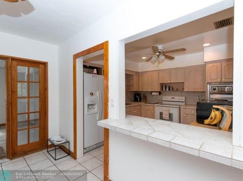 934 72nd St, Hialeah FL  33014-5226 exterior