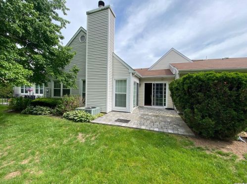 6 Chippendale Dr, Mount Sinai, NY 11766-2604