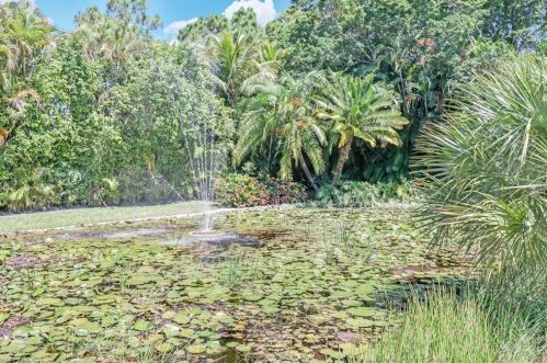 669 West St, Naples, FL 34108-2675
