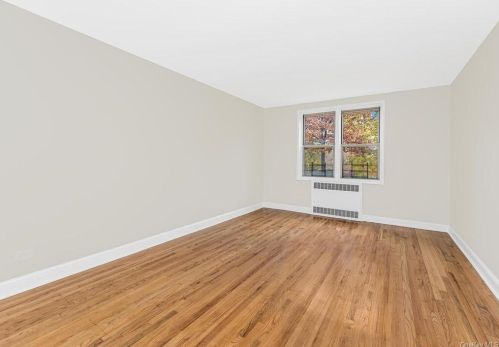 5614 Netherland Ave, Bronx, NY 10471-1707