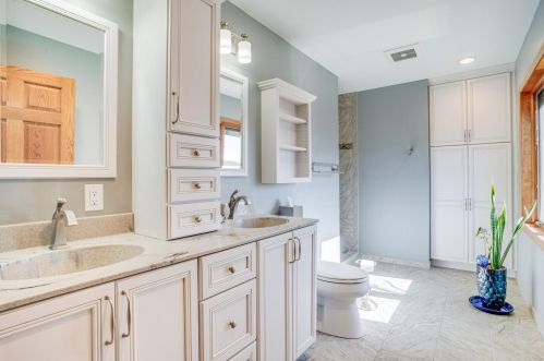 5230 Creekside Pl, La Crosse WI  54601-2296 exterior