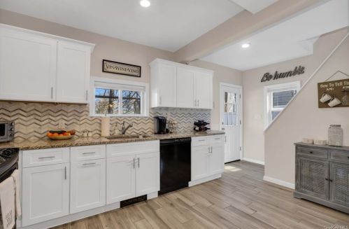 240 Overland Rd, Mahopac NY  10541-1121 exterior