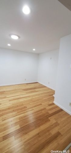 1659 Straight Path, Wheatley Heights NY  11798-1903 exterior