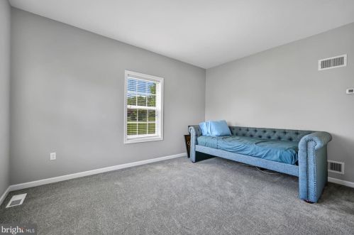 60 Silver Birch Dr, Lancaster PA  17602-7014 exterior