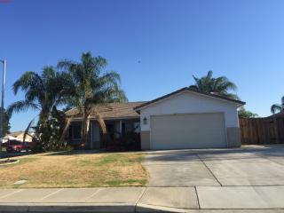 6010 Piacenza Pl, Bakersfield, CA 93308-7171