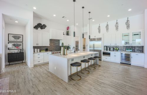 5543 Olesen Rd, Cave Creek, AZ 85331-9081