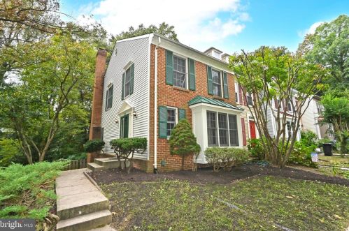 8501 Springfield Oaks Dr, Springfield VA  22153-3544 exterior