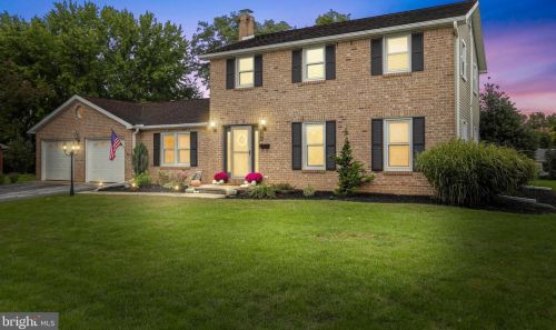 576 Meadowview Cir, Upton, PA 17225-1032