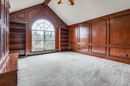 2401 Creekside Cir, Irving TX 75063-3355 exterior