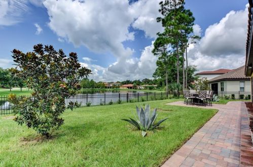 107 Verde Way, De Bary FL  32713-5422 exterior