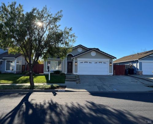 1361 Northwood Dr, Fairfield, CA 94534-3917