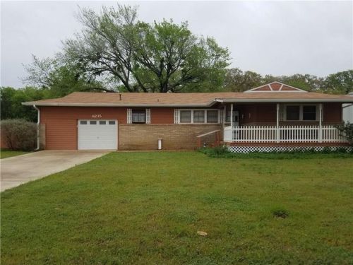 6235 Century Dr, Kennedale, TX