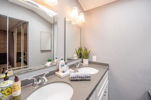 1031 Gale St, Escondido CA  92027-1230 exterior