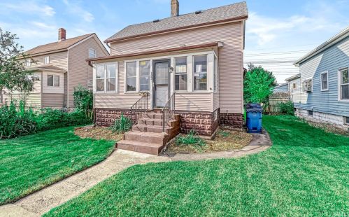 122 13th St, Mishawaka, IN 46544-5313
