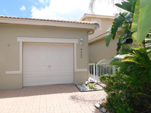 8662 Lineyard Cay, West Palm Beach, FL 33411-5554