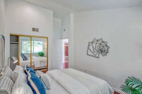 70 Livingston Terrace Dr, San Bruno CA  94066-2800 exterior