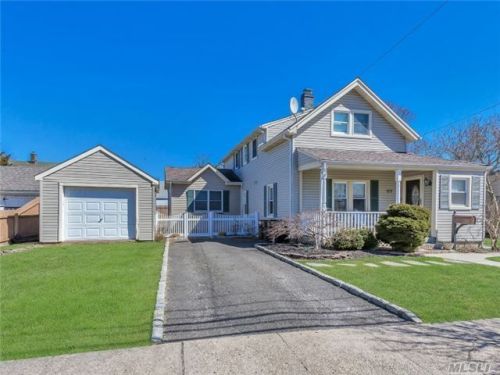 177 Smith Ave, Islip Manor, NY 11751-4317