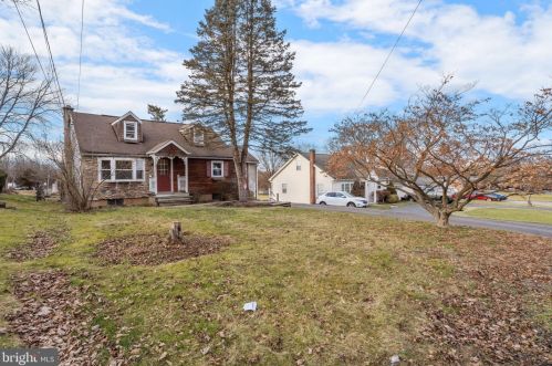 2787 Charlotte St, Gilbertsville, PA 19525-9719