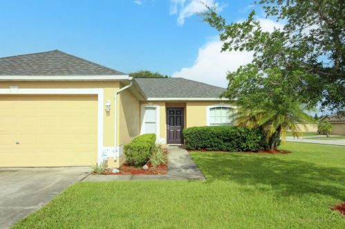 221 Mckay Blvd, Sanford, FL 32771-1517