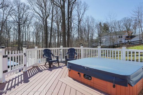 162 Borden Rd, Middletown NJ  07748-3050 exterior