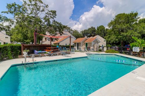 1040 Planters Pl, Mount Pleasant SC  29464-3176 exterior