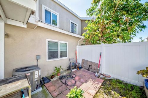 7883 Cerritos Ave, Stanton CA  90680-1658 exterior