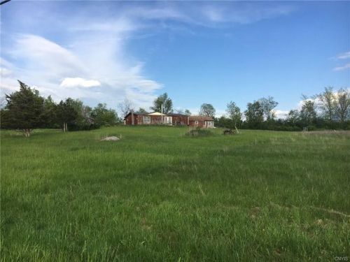 34168 Macomb Settlement Rd, Murray Isle, NY
