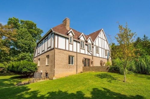 141 Locust St, Hopwood, PA 15445-2128