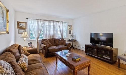 904 90th St, North Bergen, NJ 07047-5281