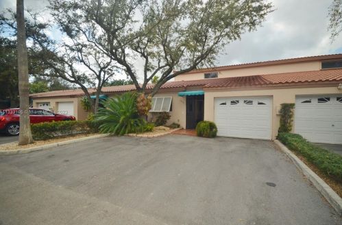 14528 Balgowan Rd, Hialeah FL  33016-6436 exterior