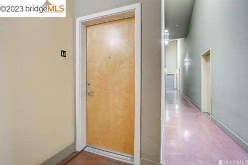 675 8th St, Oakland, CA 94607-3606