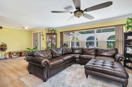 7621 Lake Dr, West Palm Beach FL  33406-8739 exterior