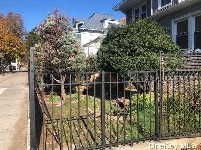 85-63 Forest Pkwy, Jamaica, NY 11421-1117