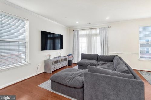 4722 Dane Ridge Cir, Woodbridge VA  22193-6519 exterior