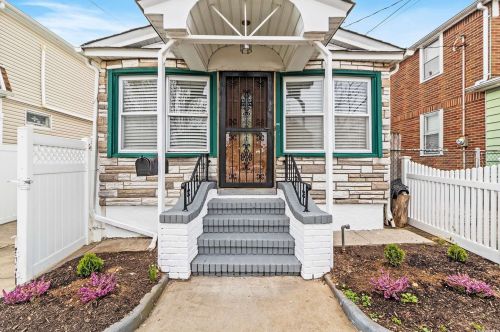 90-18 218th Pl, Jamaica, NY 11428-1945