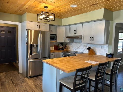 706 Sahlman Ave, Scanlon, MN 55720-2549