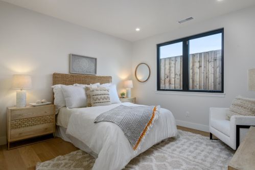 229 Mohawk Rd, Santa Barbara CA  93109-1831 exterior