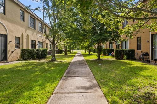 1709 Umbria St, Fort Pierce FL  34953-4667 exterior