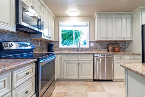 7403 Oakmont Dr, Santa Rosa CA  95409-6365 exterior