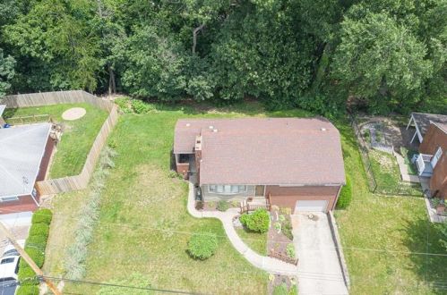 1612 Zeuger St, Glenshaw, PA 15116-2221