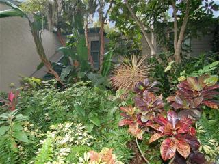1629 Pelican Cove Rd, Sarasota, FL 34231-6779