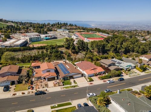 5087 Silver Arrow Dr, Rancho Palos Verdes CA  90275-3737 exterior