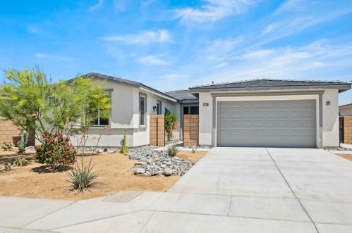 31260 Avenida Del Padre, Cathedral City CA  92234-3008 exterior