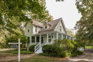 69 Island Ave, Madison, CT 06443-3030