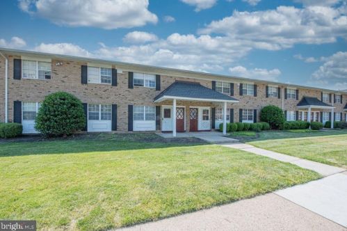 49-5 Garden View Ter, East Windsor, NJ 08520-4611