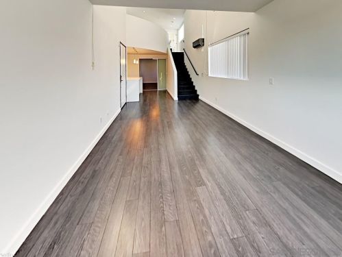 2104 Columbia St, San Diego CA 92101-1713 exterior