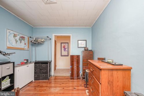 2402 Lexington Ave, Camden NJ  08110-1942 exterior