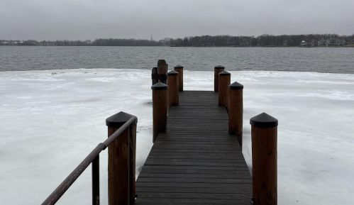 1462 Lakeshore Dr, Menasha WI  54952-1326 exterior