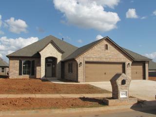 1012 Lindsey Ln, Oklahoma City, OK 73160-8457