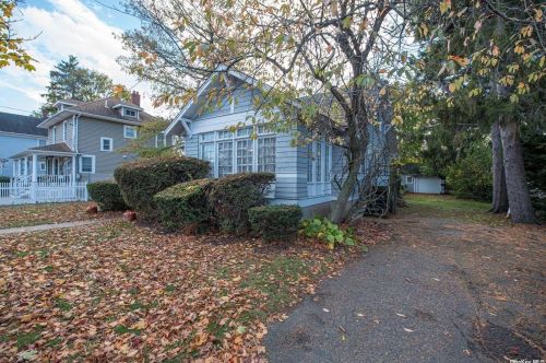 253 Wellwood Ave, North Lindenhurst, NY 11757-3776